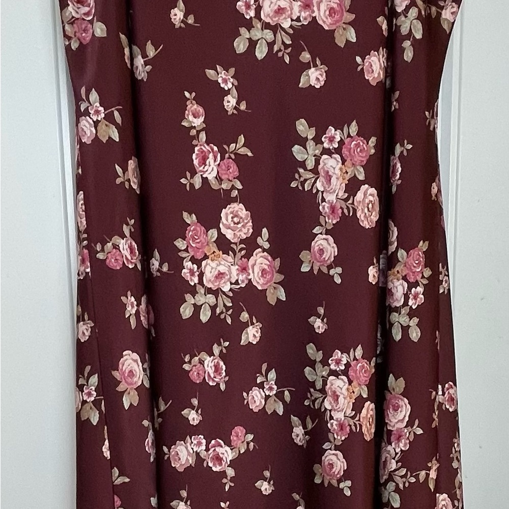 Arula Plus Size Maxi Dress – Rich Burgundy Floral Spaghetti Strap 🌺 - Picture 3 of 9